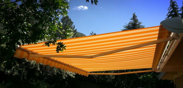 retractable awnings